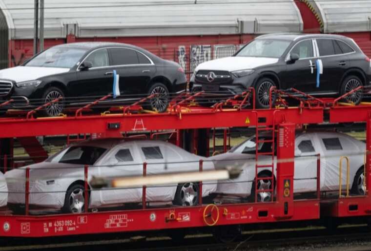 Трамп оголосив про введення 25% мита на всі автомобілі, виготовлені за межами США