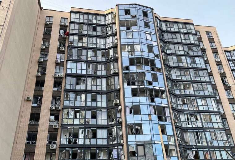 Дронова атака РФ по Дніпру: пошкоджені житлові будинки, підприємства та освітні заклади