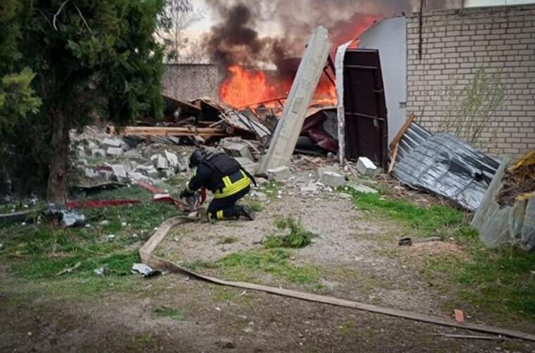 Ворог пошкодив енергетичні об’єкти: Зеленський очікує реакцію США на удар РФ по Херсону