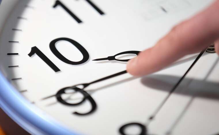 У неділю українці знову перейдуть на "літній час"