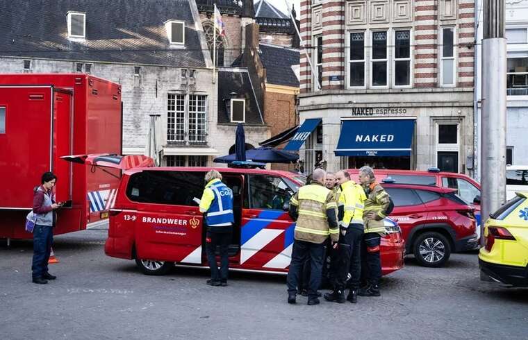 У центрі Амстердама невідомий із ножем напав на людей