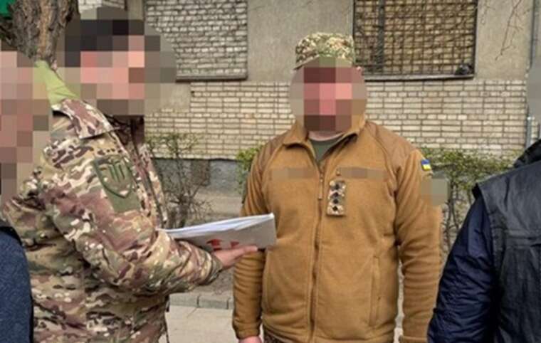 Чотири чиновники львівської частини НГУ замість служби дозволяли підлеглим працювати на СТО