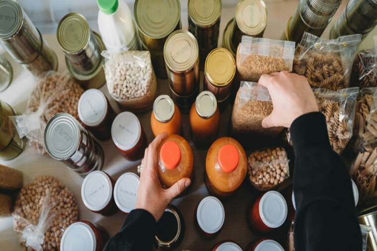 Європейцям рекомендують запастися провіантом на три дні