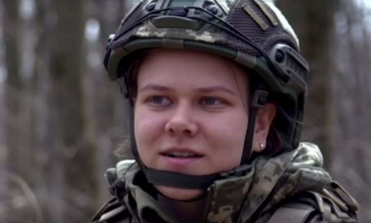 Служитиме у 72-й бригаді: За "Контрактом 18-24" до лав ЗСУ долучилася перша дівчина