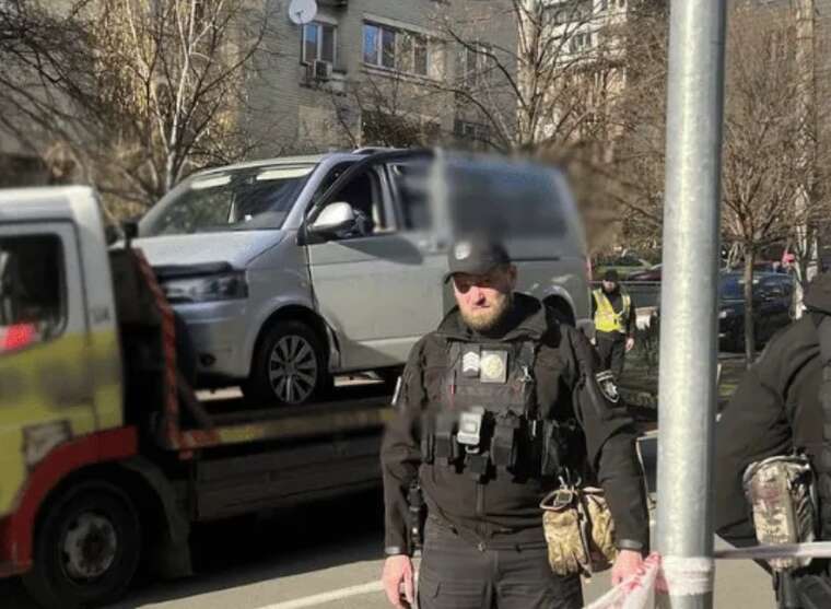 Сутички біля Голосіївського ТЦК: перевірка підозрілого мікроавтобуса завершилася затриманням водія та службовою перевіркою