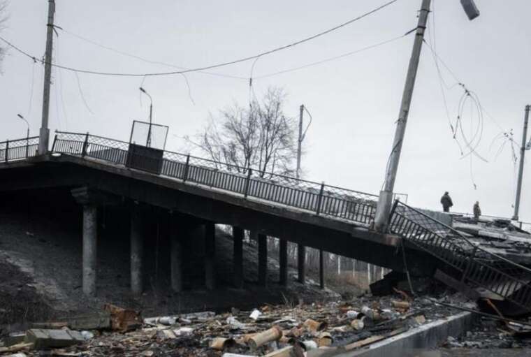 У захопленому Донецьку розбирають залишки Путилівського мосту та планують зведення нового