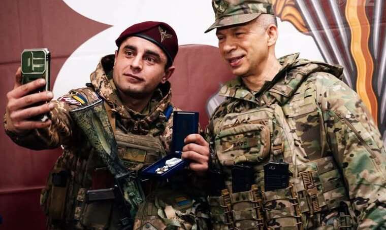 Сырский наградил штурмовика со Львовщины Андрея Соколюка