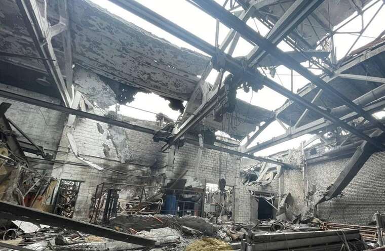 Нічний обстріл Харкова: в мережі показали кадри наслідків