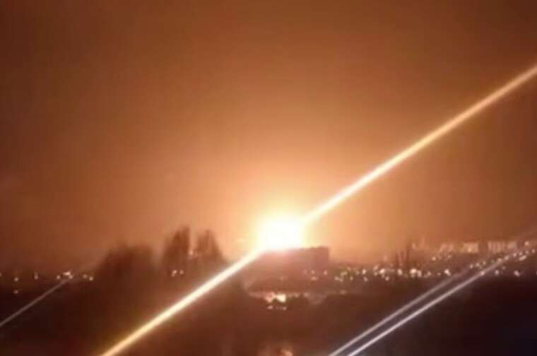 Massive attack on Kharkiv: a series of explosions reported