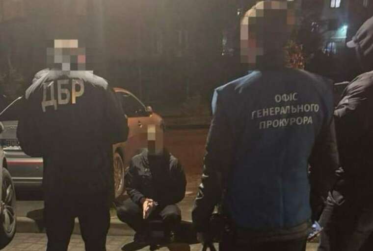 In Lviv, a prosecutor was detained for a bribe of 5 thousand dollars