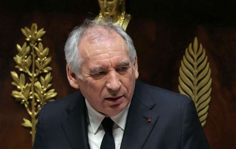 Премьер Франции прокомментировал тарифы Трампа: Это экономическая катастрофа