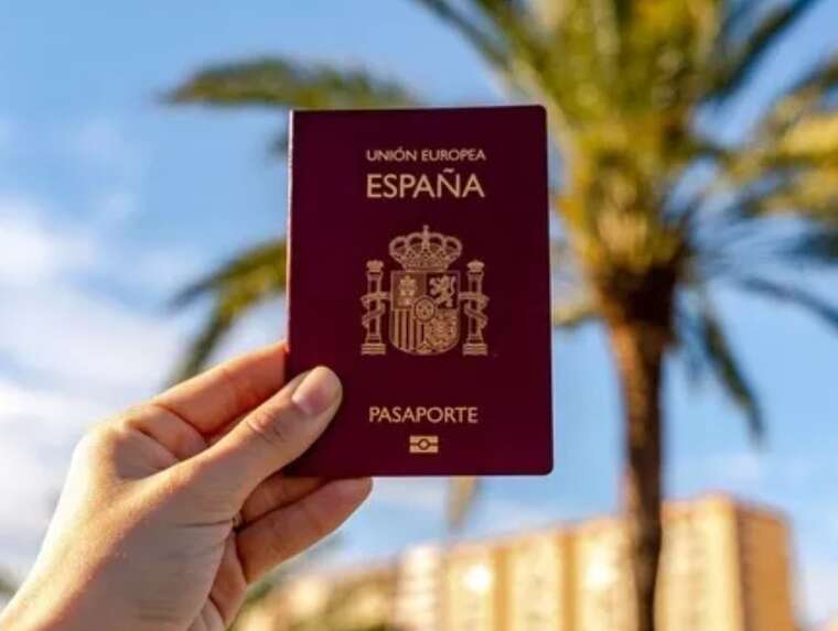 Іспанія офіційно скасовує програму «золота віза»