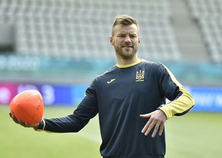 Вызвал споры в сети: Ярмоленко отчитал фаната "Динамо"