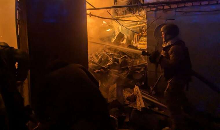 Атака БпЛА по Кривому Рогу: в ГСЧС показали фото последствий