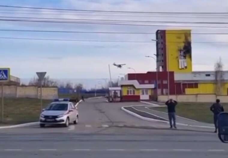 Росіяни показали відео атаки БПЛА по Саранському оптоволоконному заводу: вибуху не було