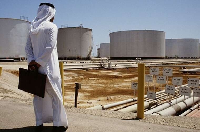 Прискорює цунамі на ринку: Саудівська Аравія знижує ціни на нафту, - Bloomberg