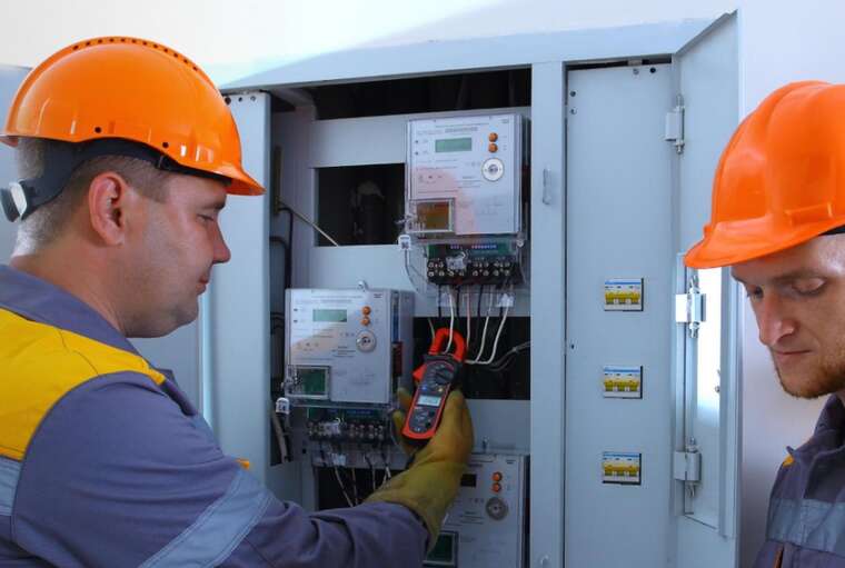 Суд зобов’язав чоловіка сплатити 11 445 гривень за необліковану електроенергію