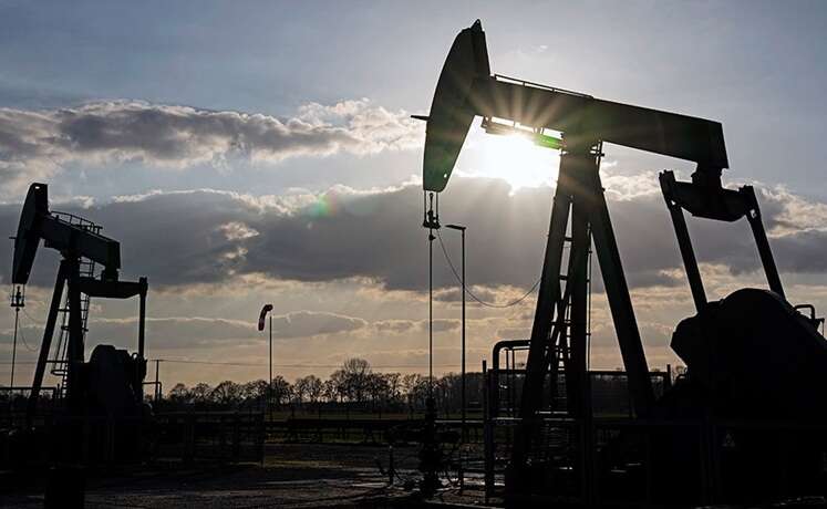 Ціна нафти Brent впала нижче 60 доларів за барель