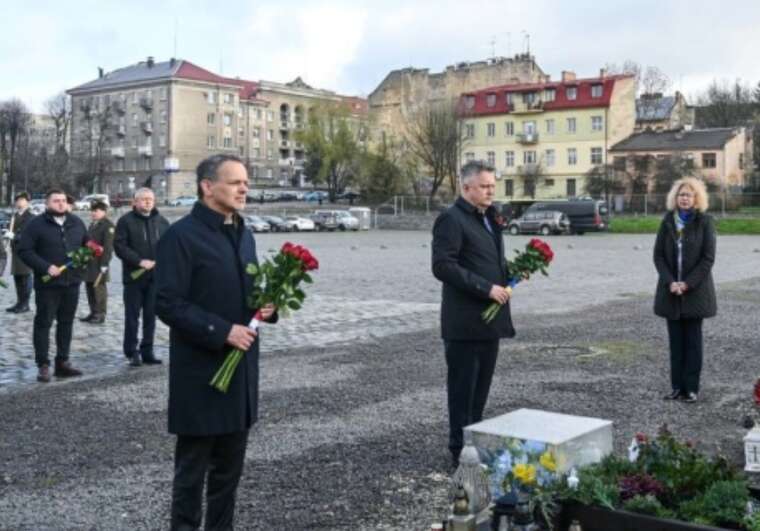 Міністр закордонних справ Нідерландів прибув до Львова