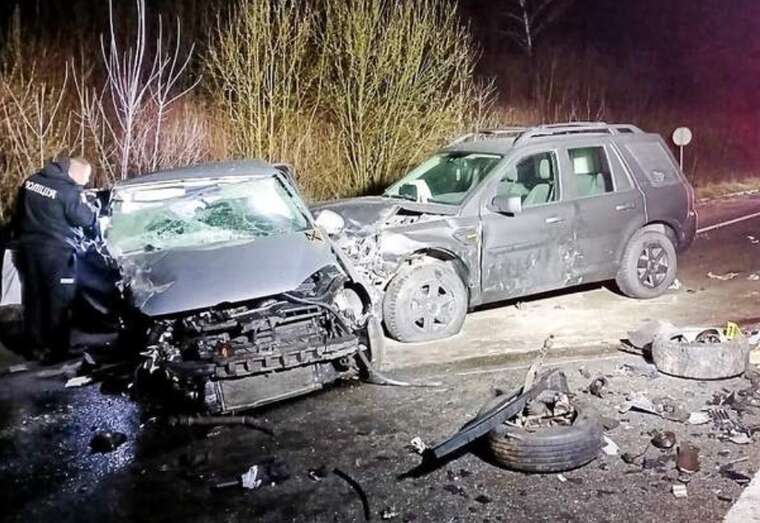 Під час зіткнення трьох автомобілів на Рівненщині постраждали четверо осіб