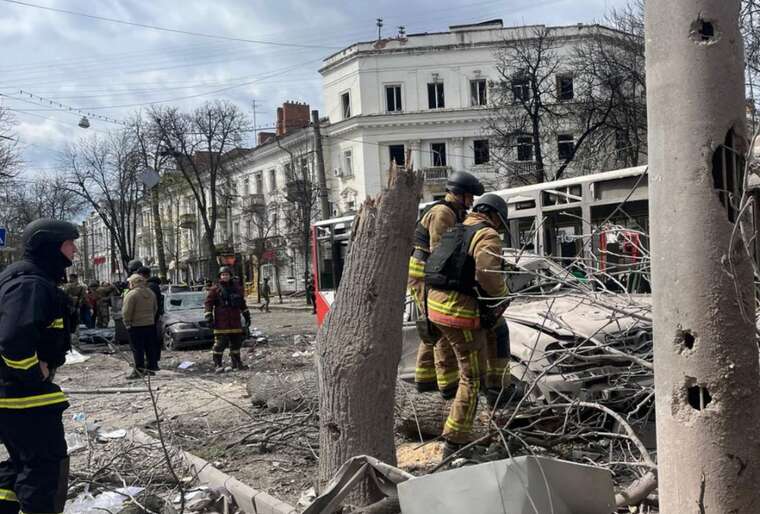 Зеленський оприлюднив нові кадри наслідків ракетного удару по Сумах: оголошено дні жалоби