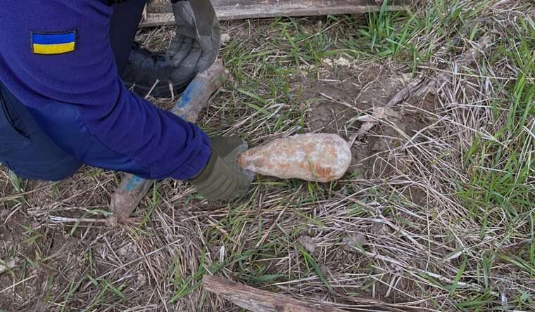 Under Kyiv, a mine was found during road works