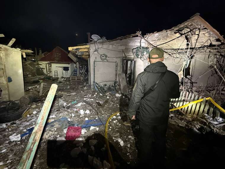 Окупанти атакували Одесу дронам: спалахнули пожежі, є постраждалі