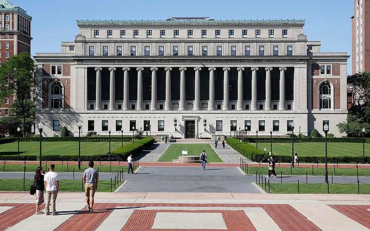 Колумбийский университет отказался выполнять требования администрации Трампа о смене повестки, - NYT