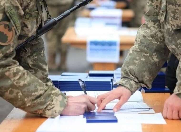 Army.TV ironically "recommends" not to sign "youth contracts" for service in the Armed Forces of Ukraine