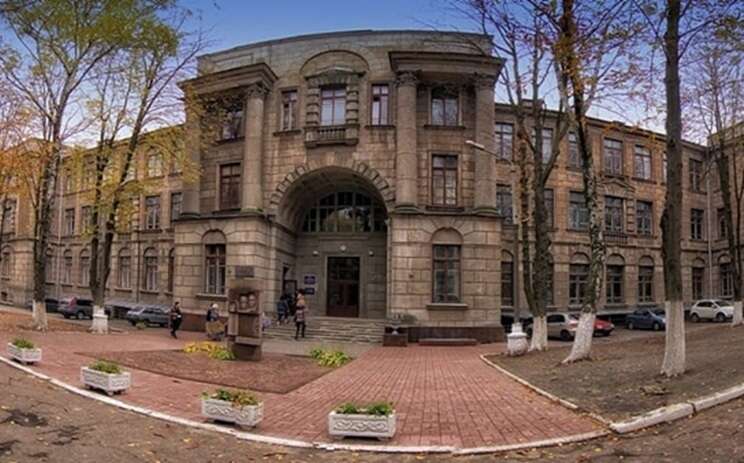 Атака "шахедів" по Дніпру: пошкоджено дах медичного університету, музей та бібліотека