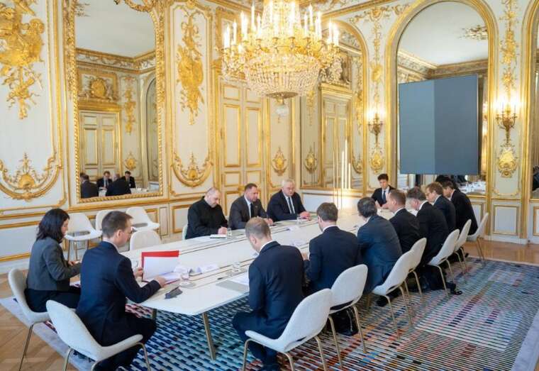 В Єлисейському палаці розкрили деталі зустрічі Макрона з представниками Трампа щодо України