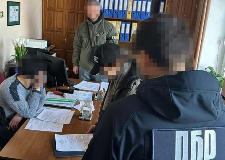 У Житомирській області судитимуть суддю за передачу батькові даних слідства