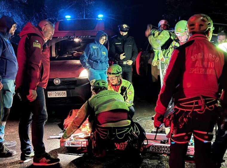 Біля Неаполя сталася аварія на канатній дорозі, є загиблі та поранені