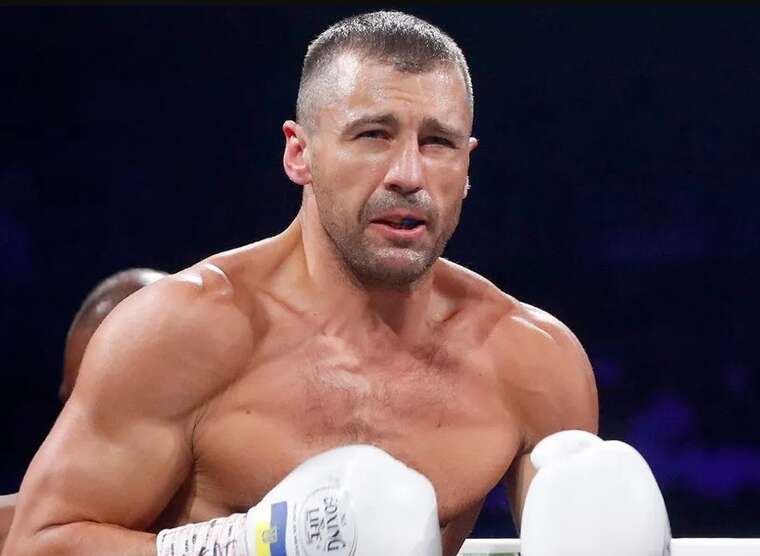 Украинский боксер Гвоздик нокаутировал американца Голловея