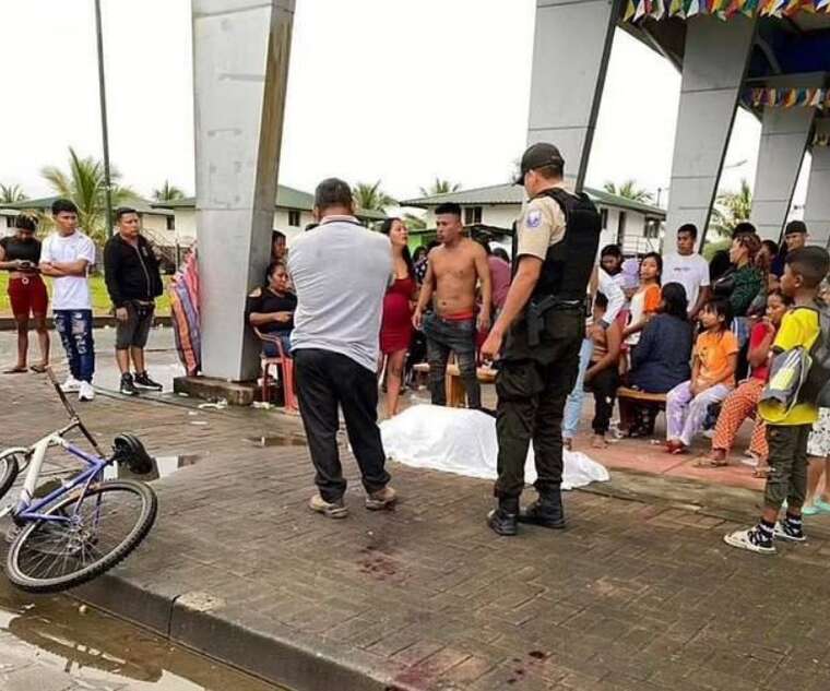 В Еквадорі розлючений натовп спалив британця, якого підозрювали у вбивстві місцевого жителя
