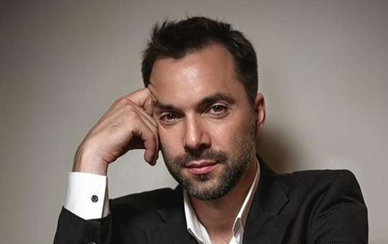 Арестович вважає, що Україні потрібно погоджуватися на втрату територій: "Будете віддавати вісім"