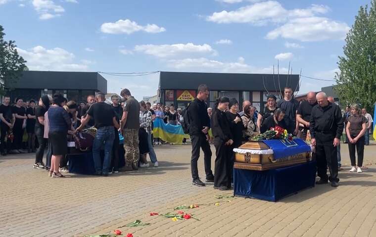 На Чернігівщині провели в останню путь шістьох бійців