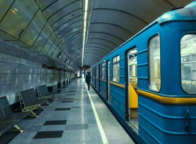In Kyiv, at the "Khreshchatyk" metro station, a person fell under a train