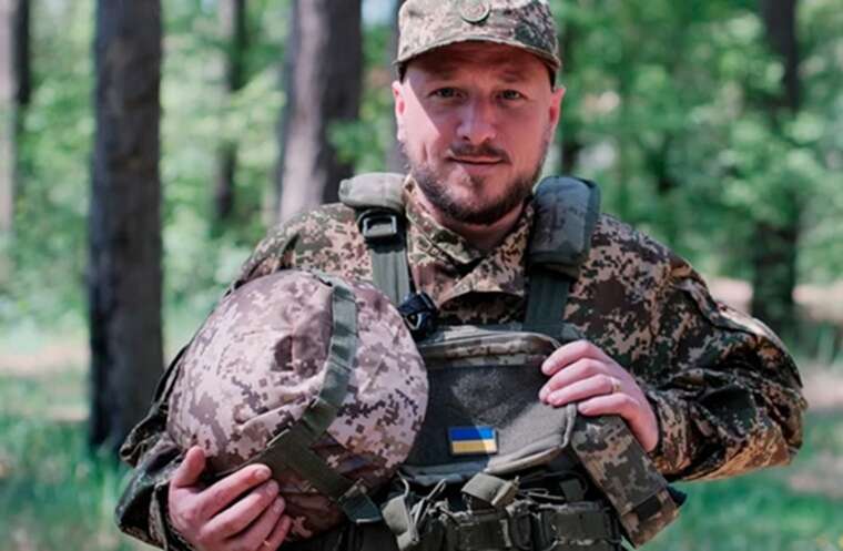 In Kyiv, a National Guard member rescued a 3-year-old child with their parents from under the rubble