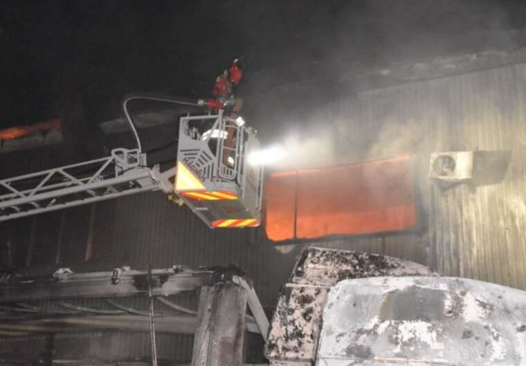 Росія атакувала Кропивницький дронами: пошкоджено офіси та склади, триває ліквідація наслідків