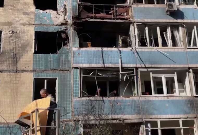 In Kamyanske, Dnipropetrovsk region, a drone damaged a multi-storey building: video published