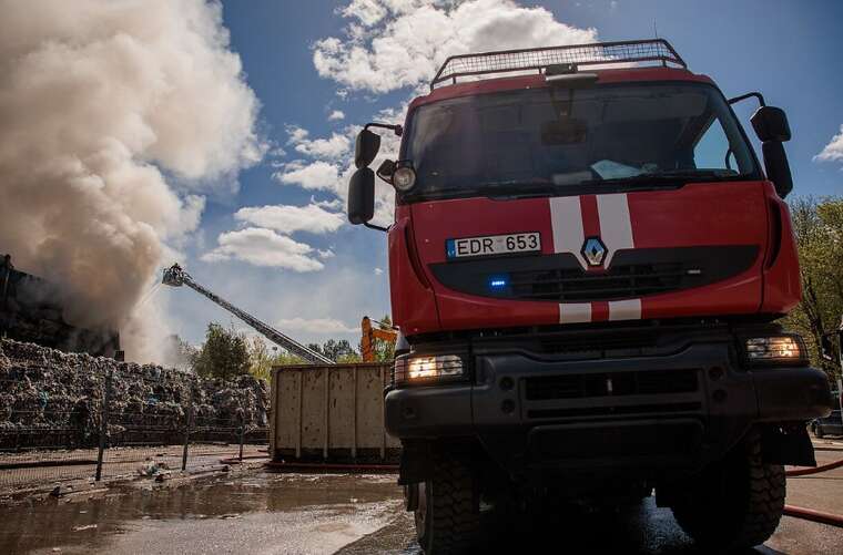 У Вільнюсі на сміттєпереробному заводі розглядають версію підпалу як причину масштабної пожежі