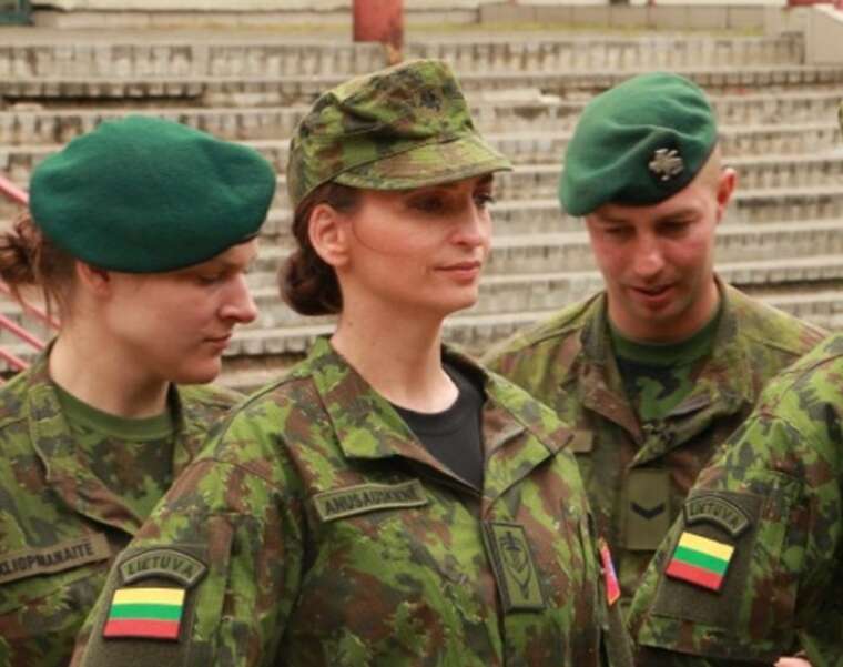У Литві не вважають за потрібне запроваджувати обов’язковий військовий призов для жінок
