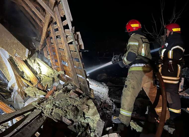 Удар по Дніпропетровщині: загинула дитина, ще одна врятована з-під завалів