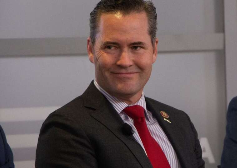 Уолтц пока остаётся на своей должности, - Axios