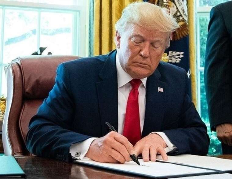 Трамп посилює тиск на Іран: нові санкції проти країн, які купують іранську нафту