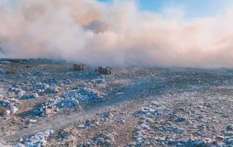 В Житомире горит свалка: школы перевели на дистанционное обучение