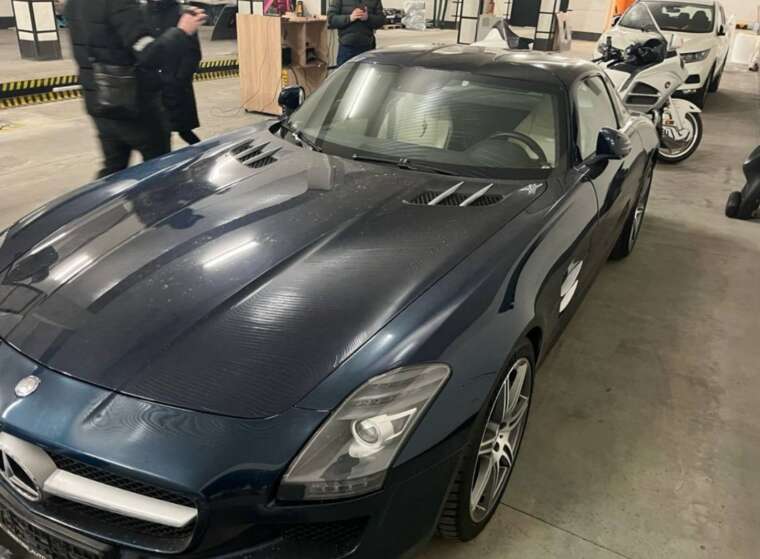 Закарпатський апеляційний суд повернув суперкар російському олігарху Орлову - авто вже вивезли