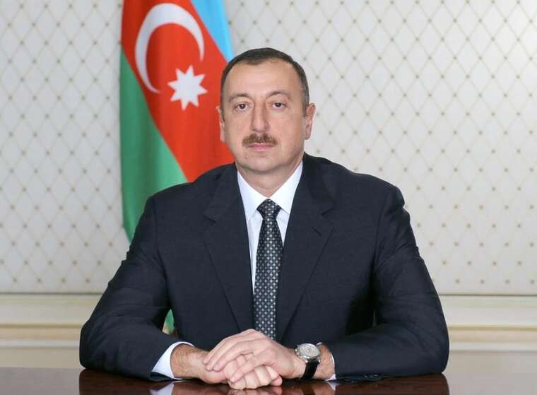 Президент Азербайджану не полетів на парад до Путіна