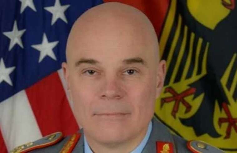 Генерала НАТО, відповідального за допомогу Україні, звільнили за жарт про зґвалтування